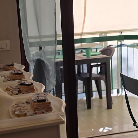 Ad Un Passo Dal Mare Bed & Breakfast Прая а Маре Екстериор снимка