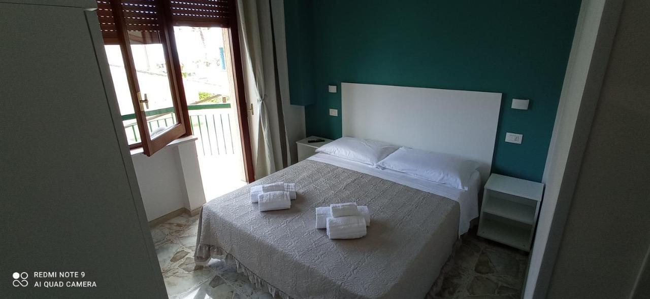 Ad Un Passo Dal Mare Bed & Breakfast Прая а Маре Екстериор снимка