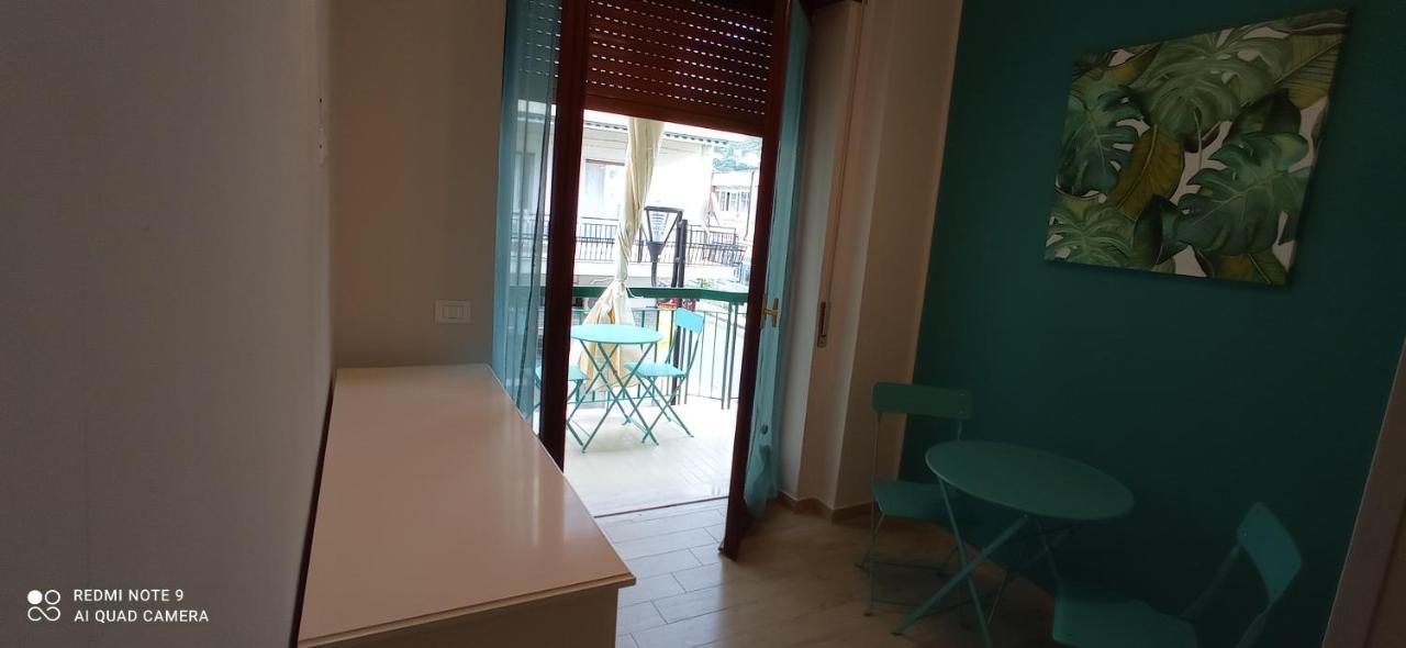 Ad Un Passo Dal Mare Bed & Breakfast Прая а Маре Екстериор снимка