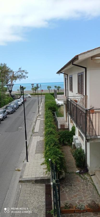 Ad Un Passo Dal Mare Bed & Breakfast Прая а Маре Екстериор снимка