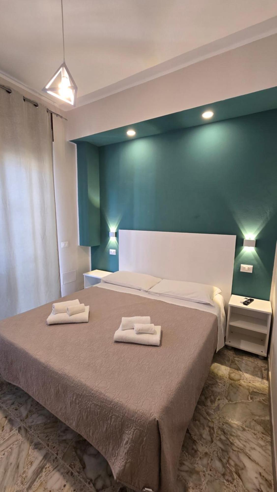 Ad Un Passo Dal Mare Bed & Breakfast Прая а Маре Екстериор снимка