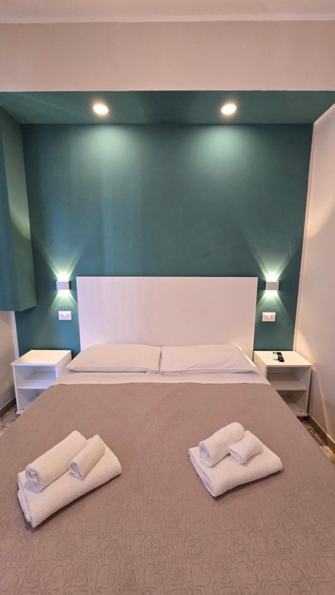 Ad Un Passo Dal Mare Bed & Breakfast Прая а Маре Екстериор снимка