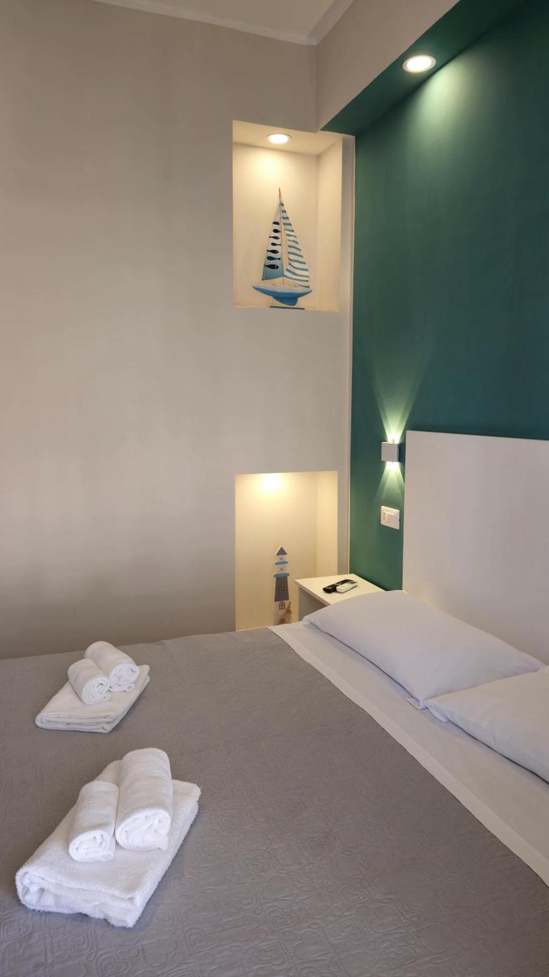 Ad Un Passo Dal Mare Bed & Breakfast Прая а Маре Екстериор снимка