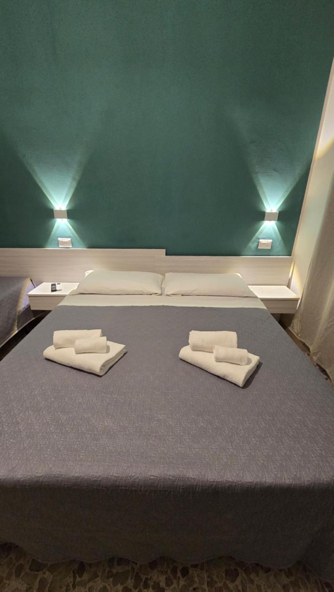 Ad Un Passo Dal Mare Bed & Breakfast Прая а Маре Екстериор снимка