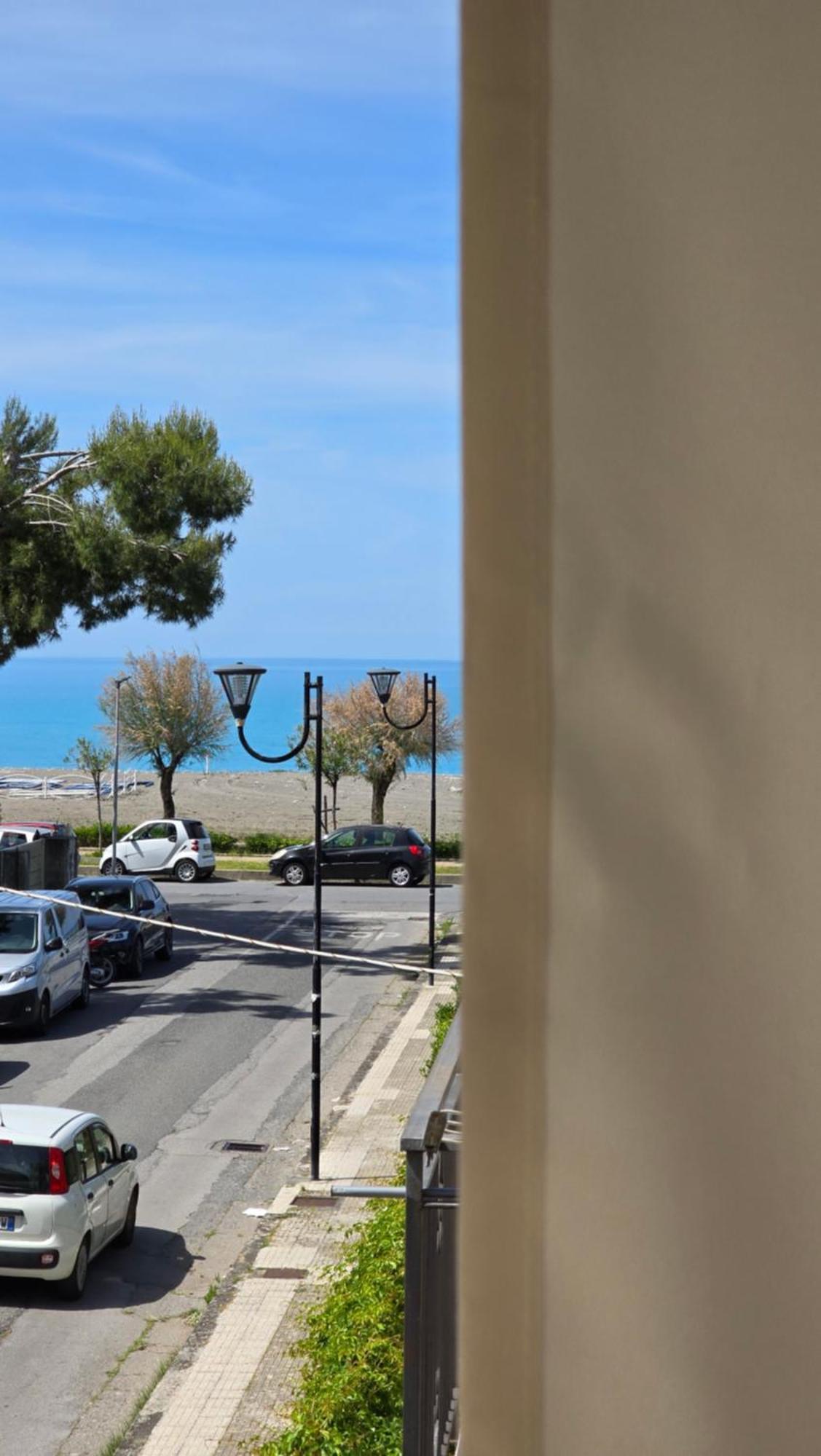Ad Un Passo Dal Mare Bed & Breakfast Прая а Маре Екстериор снимка