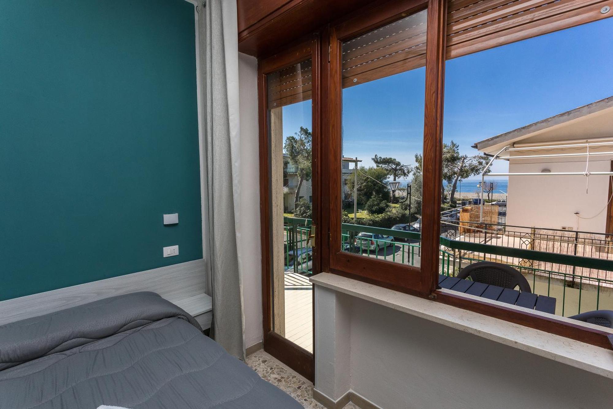 Ad Un Passo Dal Mare Bed & Breakfast Прая а Маре Стая снимка